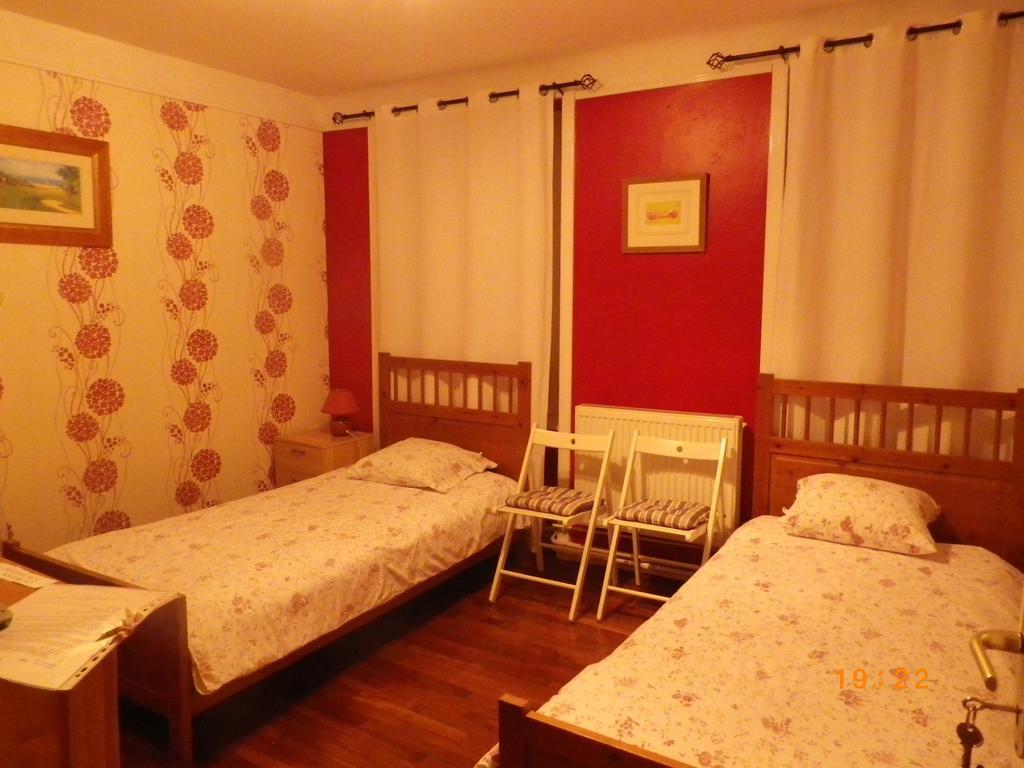 Le Vieux Chien Noir Hotel Evran Room photo